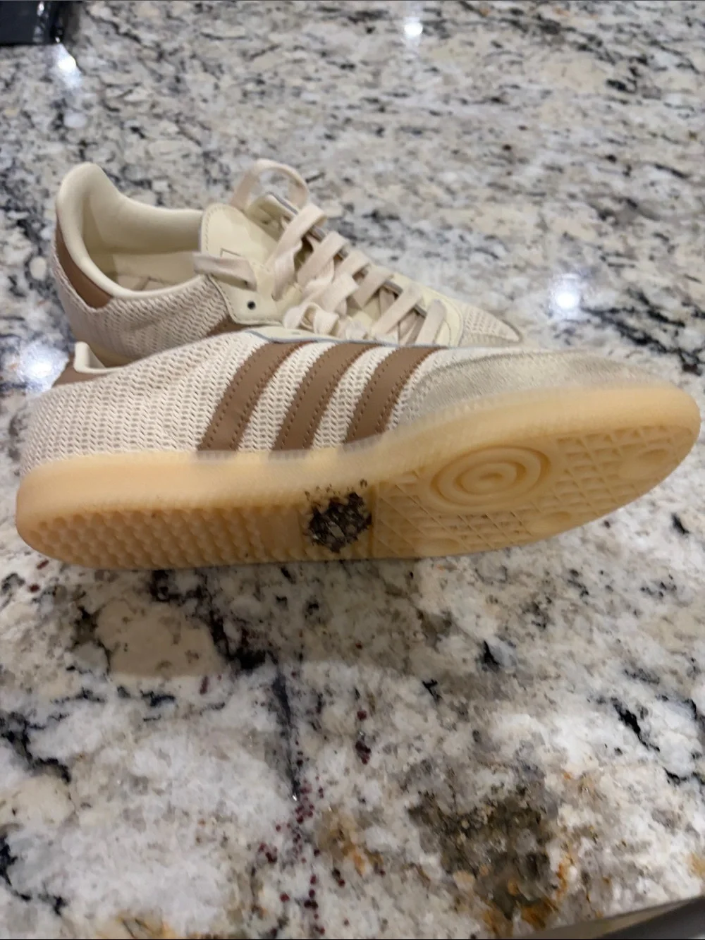 Men’s Sz7.5 Adidas Cream and Tan Retro Runner Sneakers